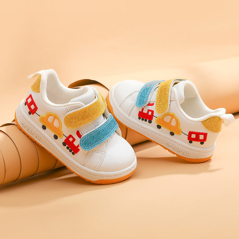 New baby white shoes